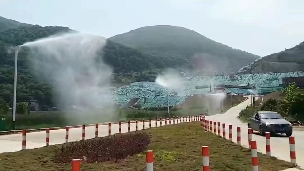 礦場道路360旋轉(zhuǎn)降塵